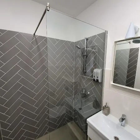 Oak House 公寓式酒店 4*