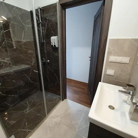 Oak House 4*