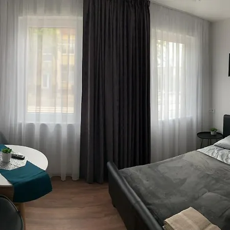 Oak House 4*