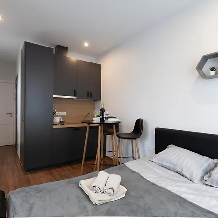 Oak House 4*