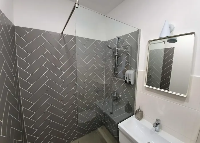 Oak House アパートホテル 3*